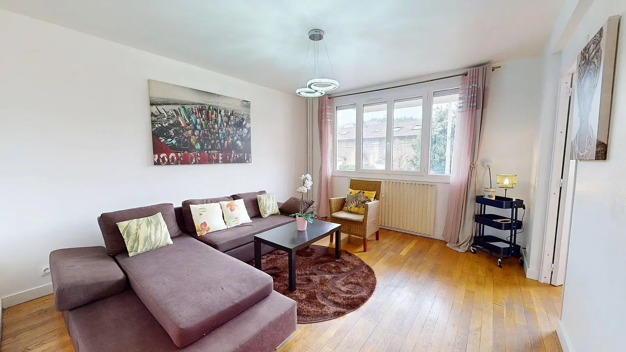 Appartement meublé de 76.8m2 - 870€ - Saint-Étienne