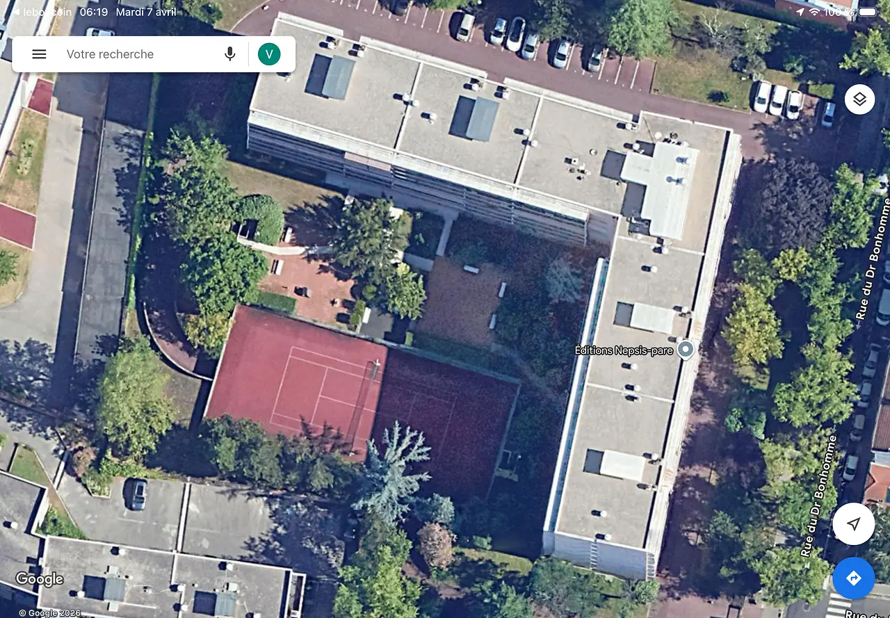 Résidence de standing ,65m2 ,tennis et garage privés,secteur MONPLAISIR 