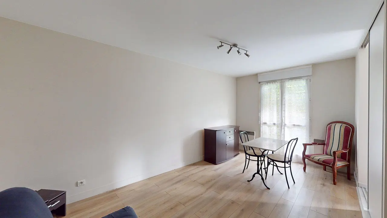 Appartement meublé de 25.4m2 - 550€ - Tours