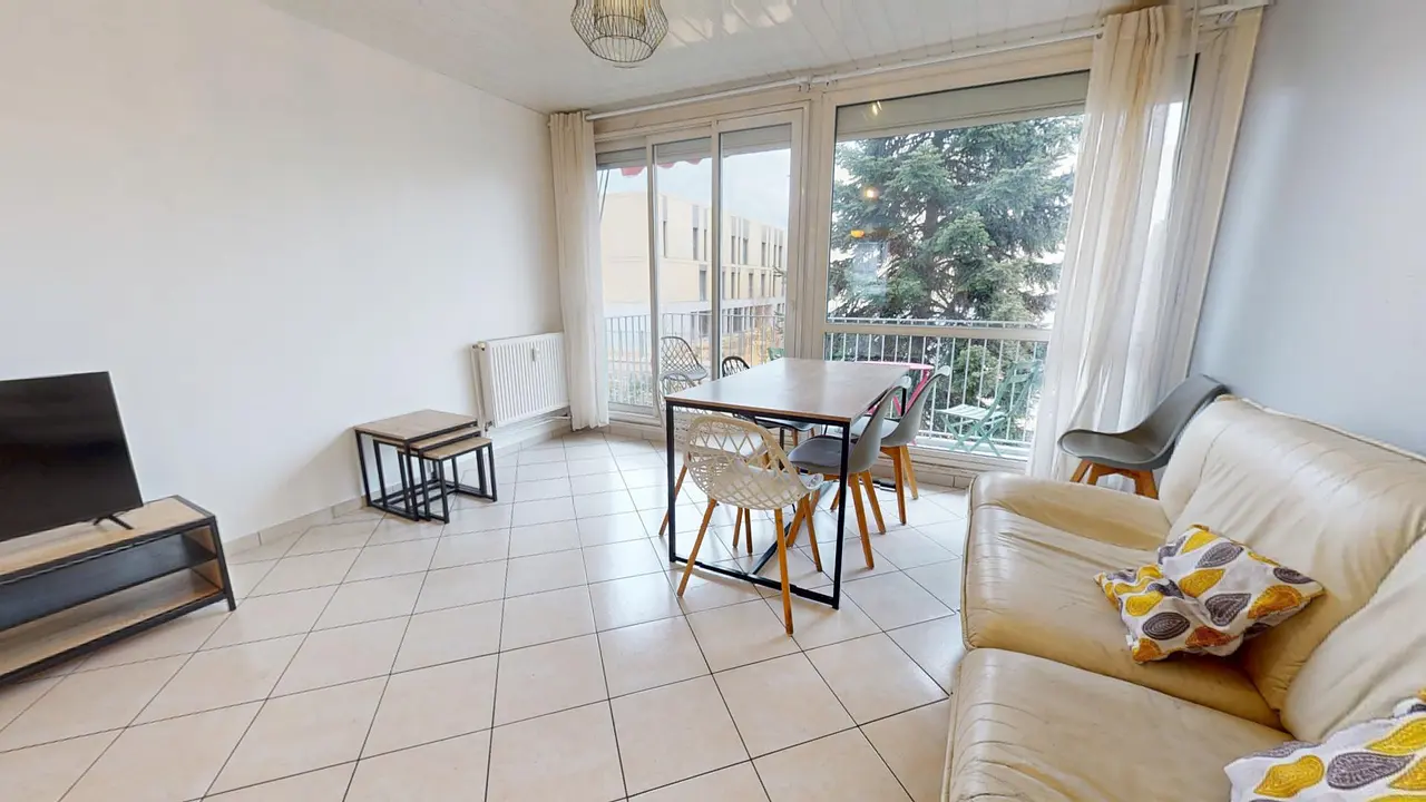 Colocation meublée de 71.74m2 - 480€ - Bron
