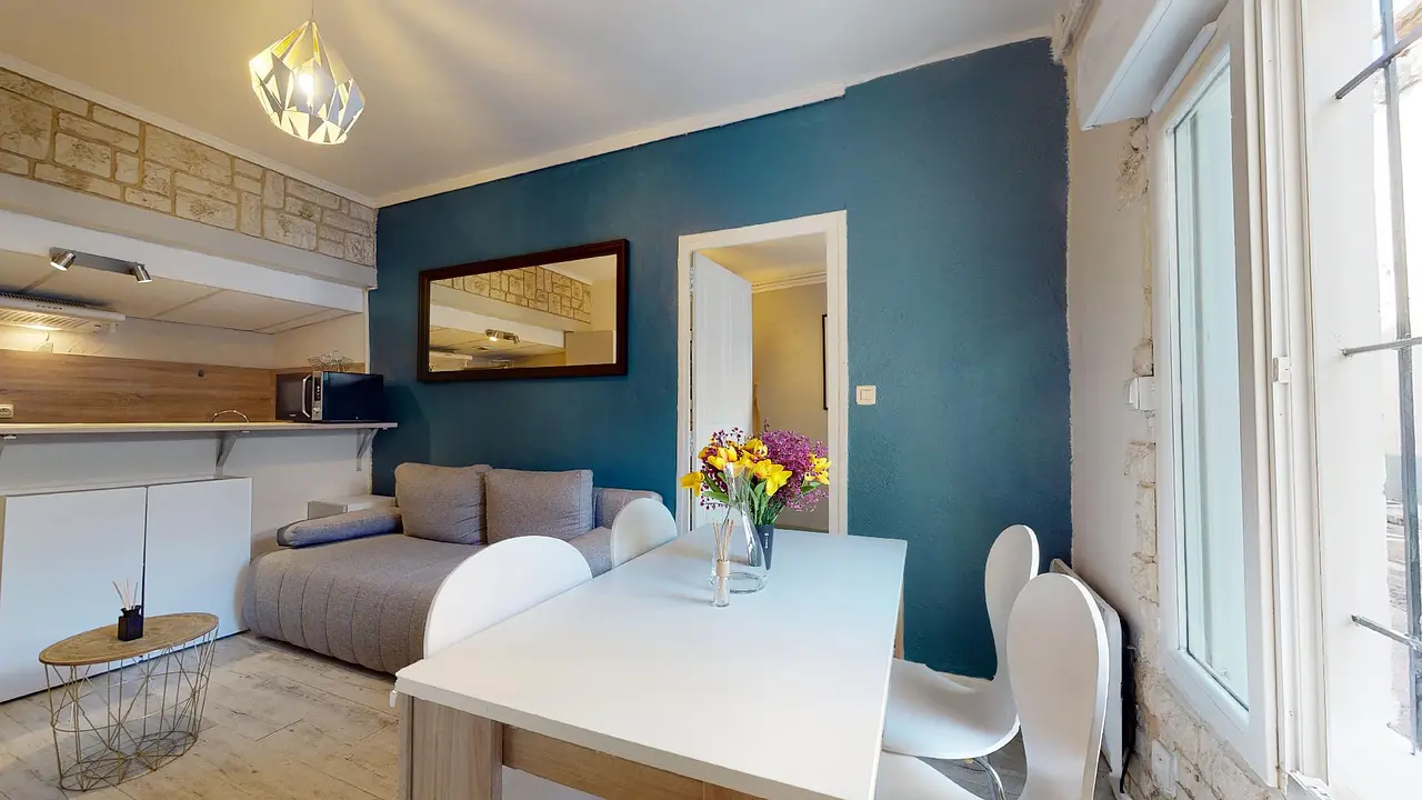 Appartement meublé de 31.0m2 - 562€ - Nîmes