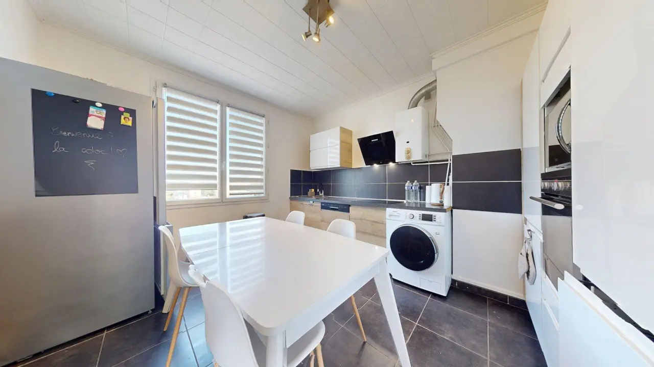 Colocation meublée de 85.14m2 - 500€ - Villeurbanne