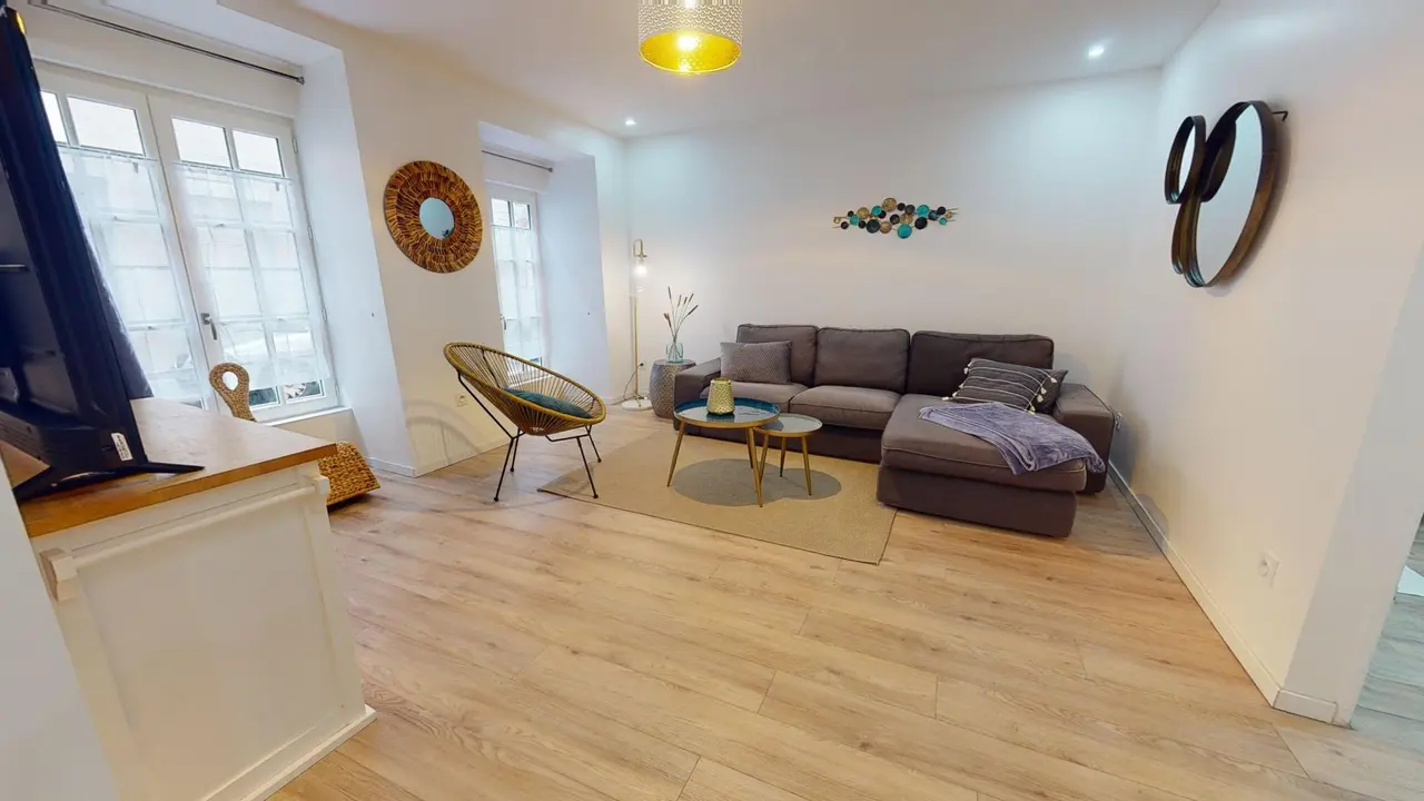 Appartement meublé de 88.0m2 - 750€ - Saint-Étienne