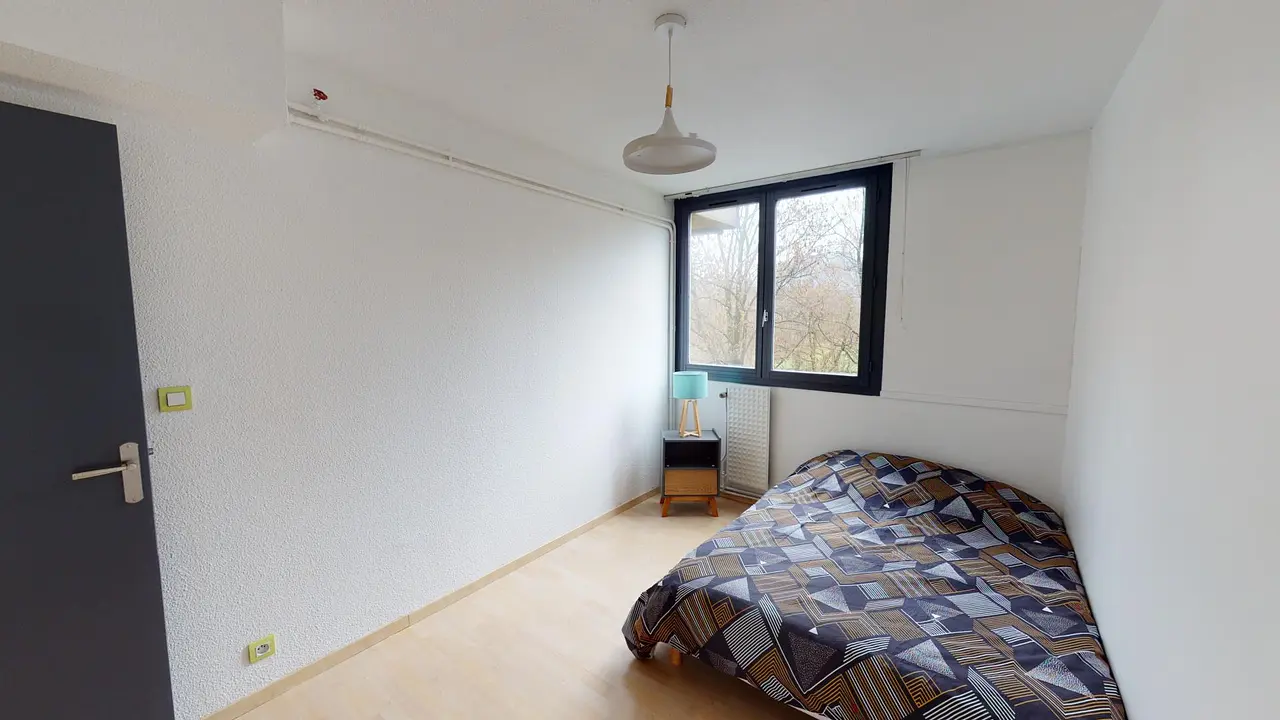 Colocation meublée de 123.0m2 - 363€ - Grenoble