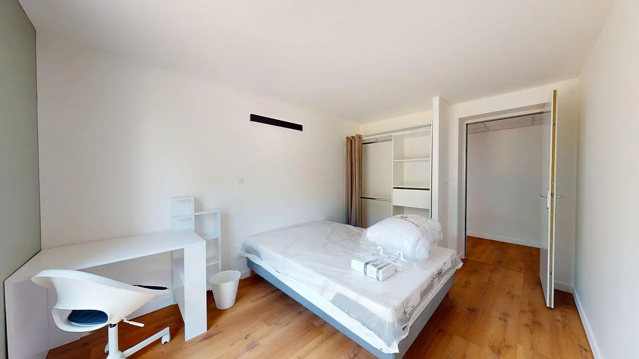 Colocation meublée de 270.0m2 - 549€ - Saint-Priest