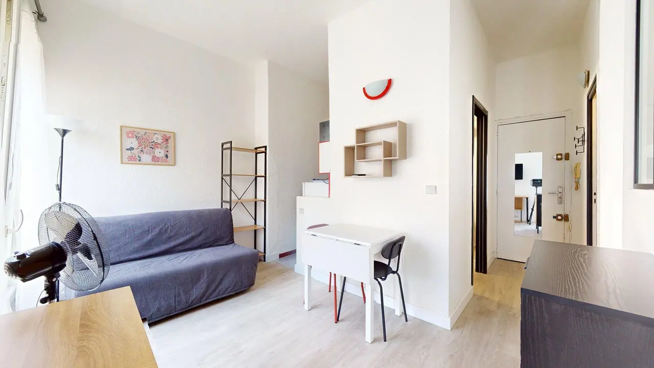 Appartement meublé de 26.0m2 - 520€ - Nîmes