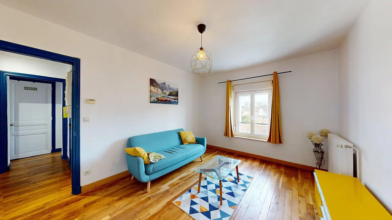 Appartement meublé de 63.6m2 - 710€ - Reims