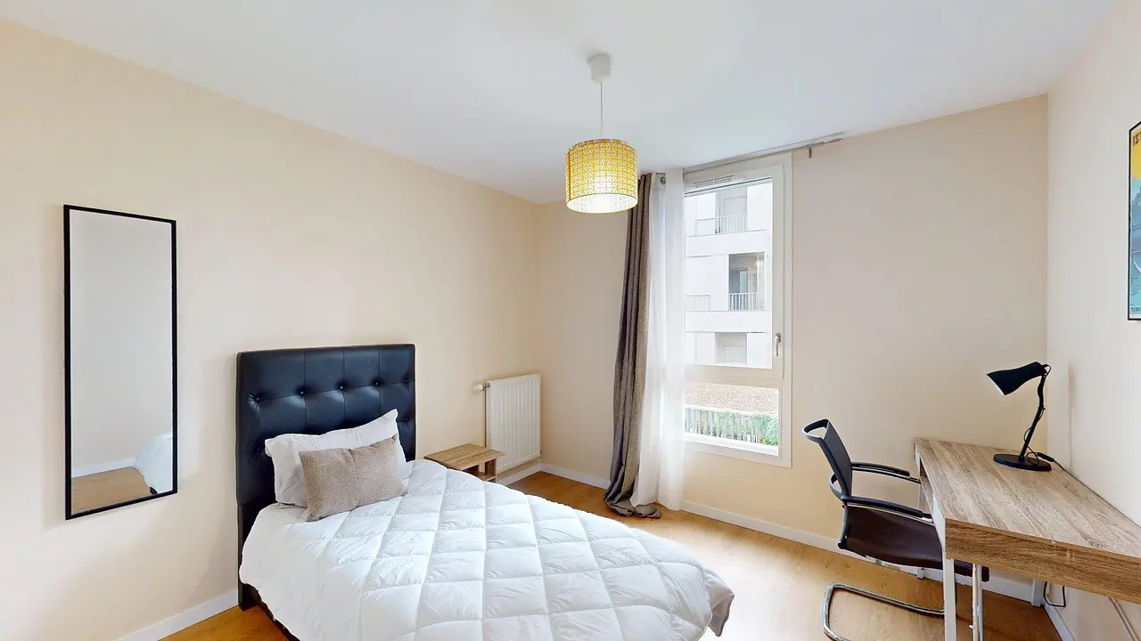 Colocation meublée de 96.0m2 - 675€ - Nanterre