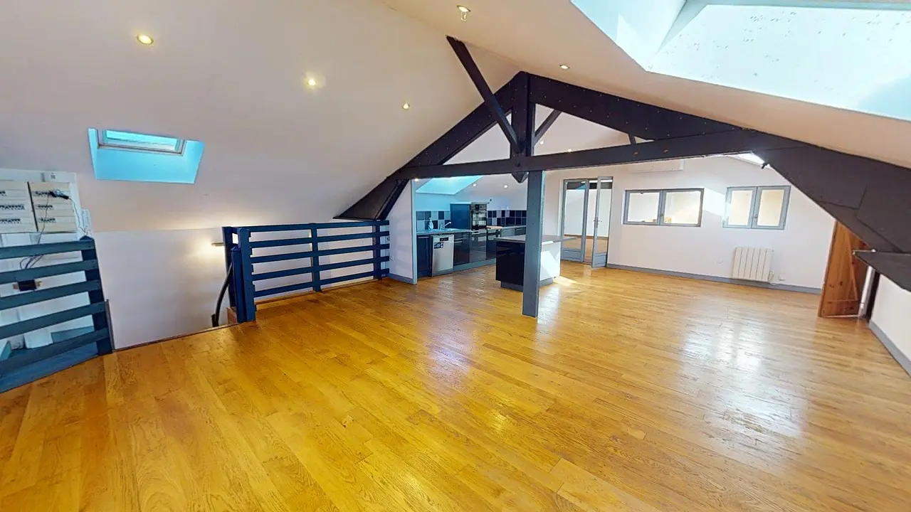 Appartement non meublé de 164.0m2 - 900€ - Angoulême