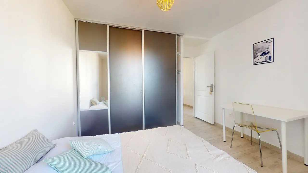 Colocation meublée de 158.95m2 - 540€ - Lille