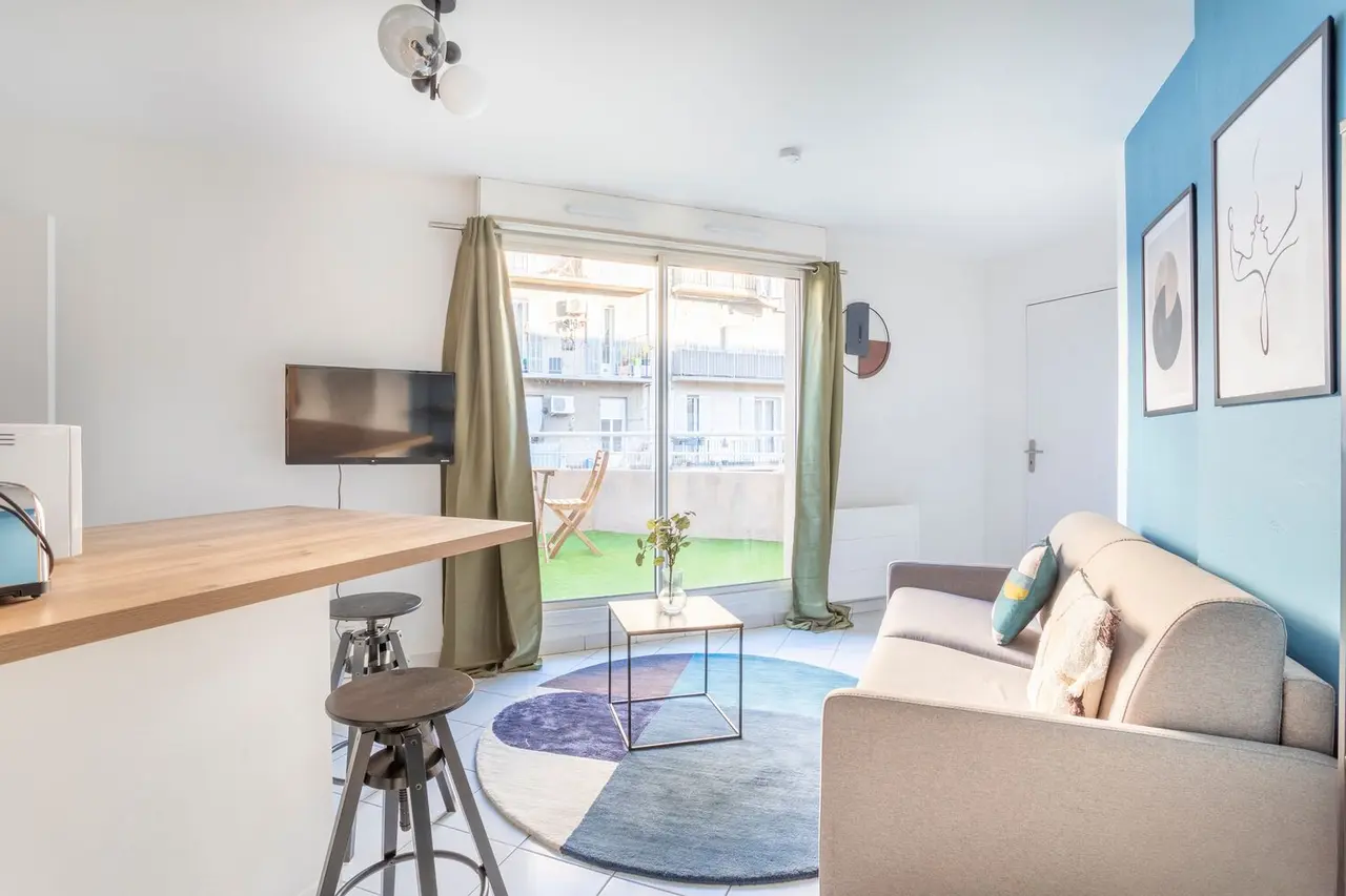 Appartement meublé de 21.0m2 - 674€ - Marseille
