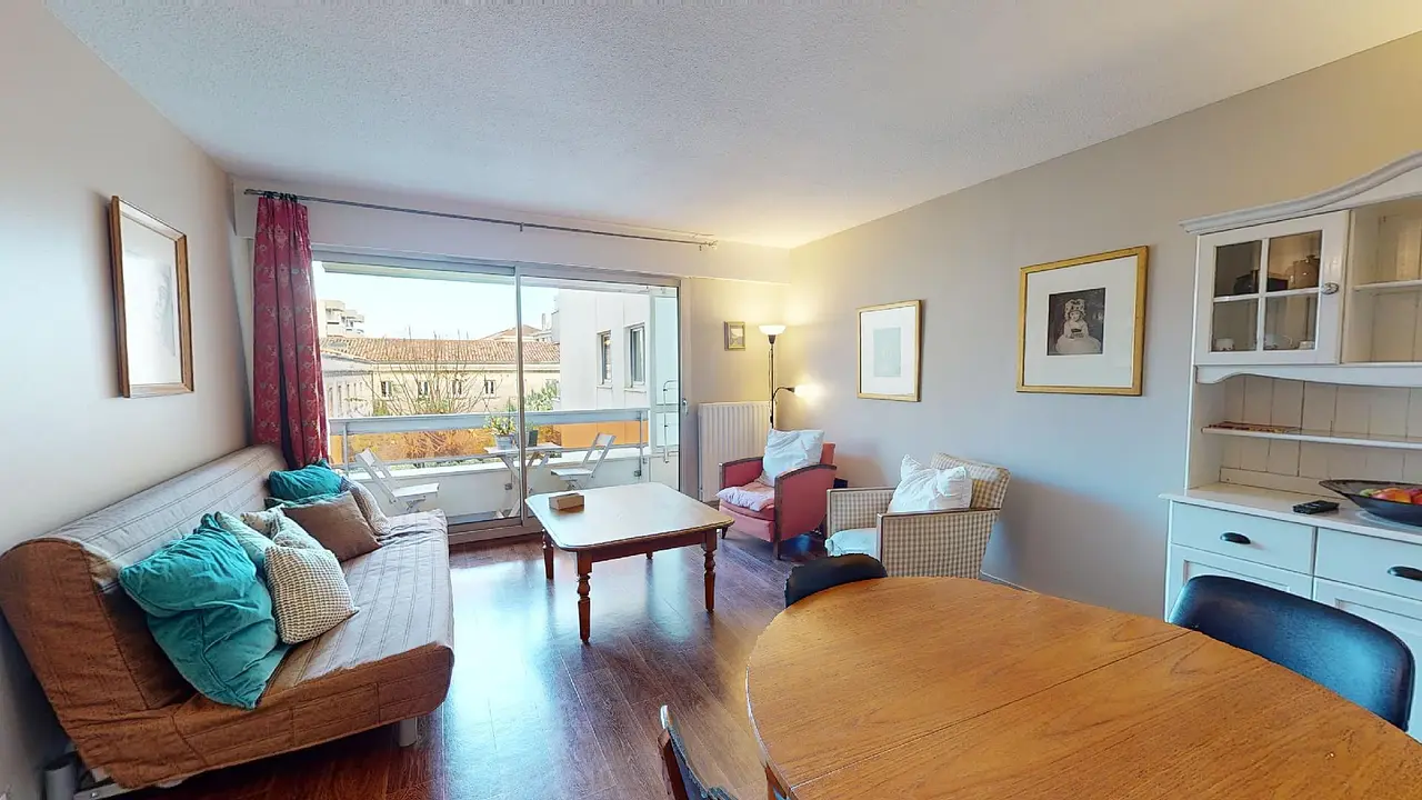 Appartement meublé de 65.0m2 - 1104€ - Bordeaux