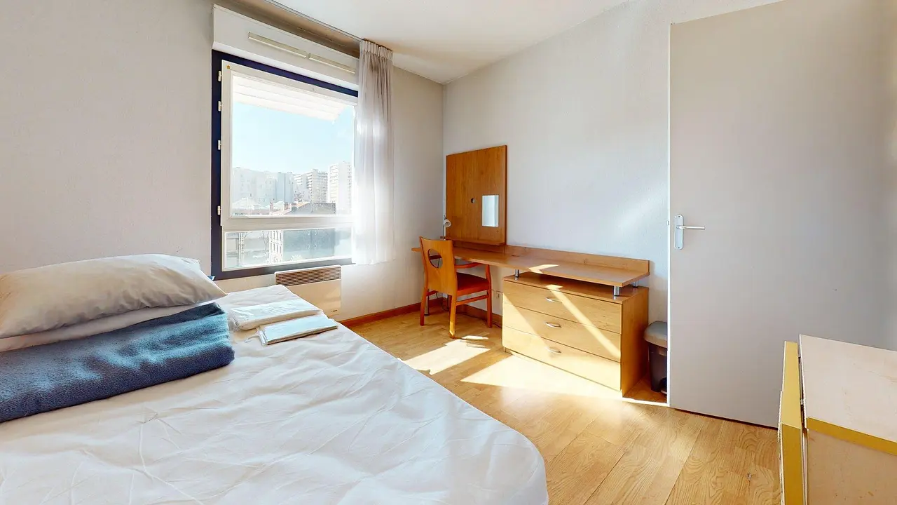 Appartement meublé de 17.9m2 - 390€ - Saint-Étienne