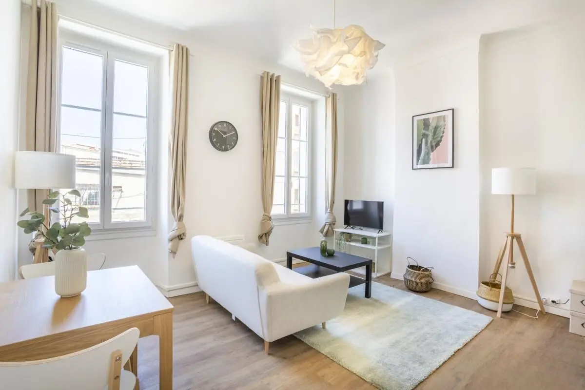Appartement meublé de 25.0m2 - 659€ - Marseille