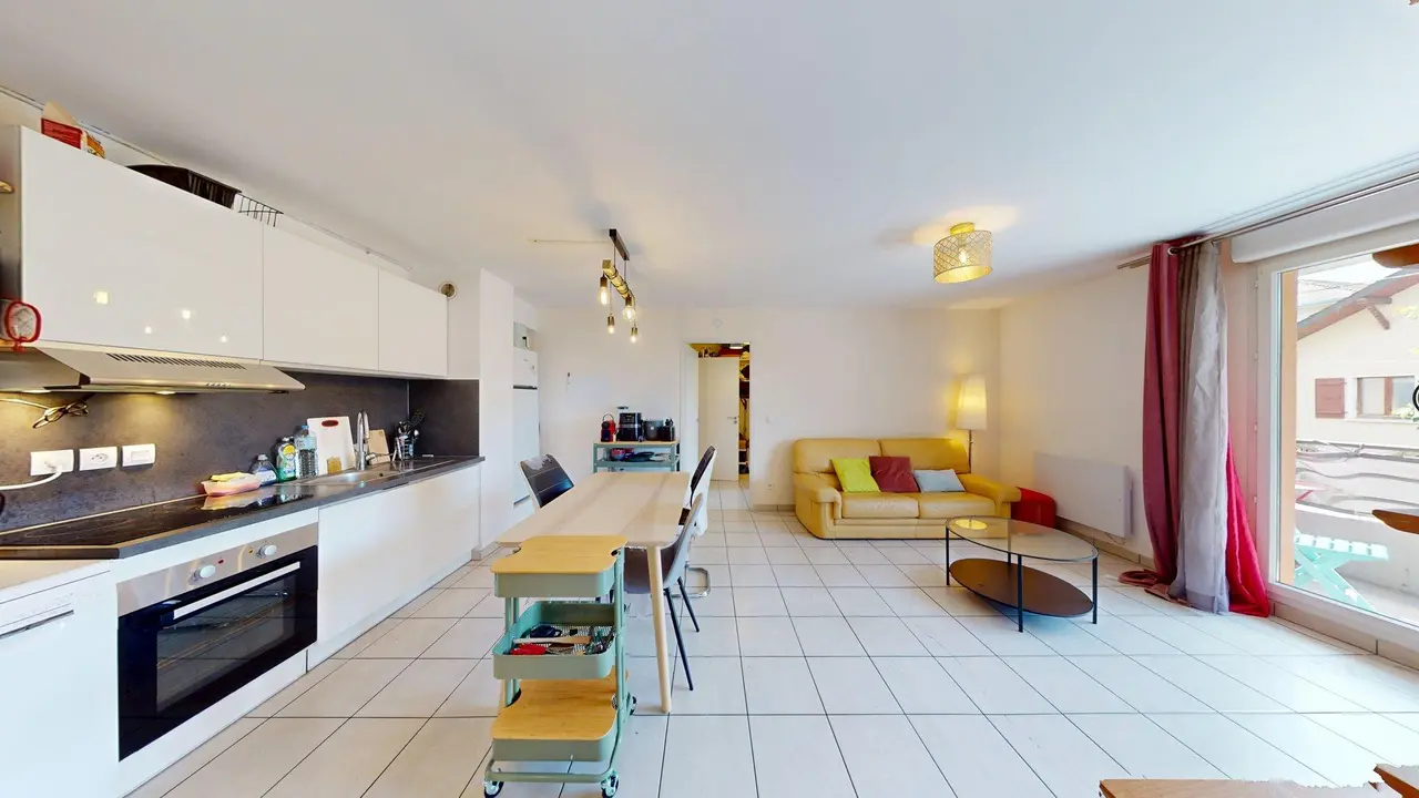 Colocation meublée de 77.0m2 - 700€ - Ville-la-Grand