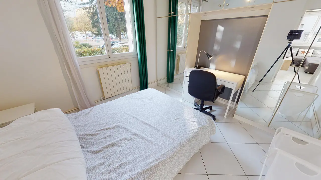 Colocation meublée de 67.0m2 - 370€ - Grenoble
