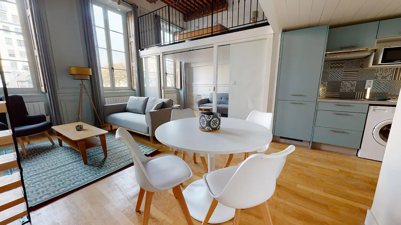 Appartement meublé de 54.0m2 - 1240€ - Lyon