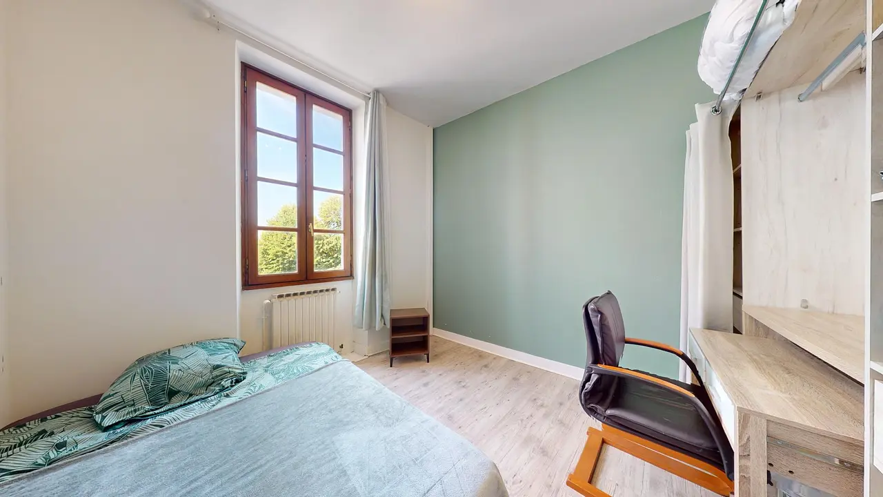 Colocation meublée de 132.0m2 - 410€ - Angoulême
