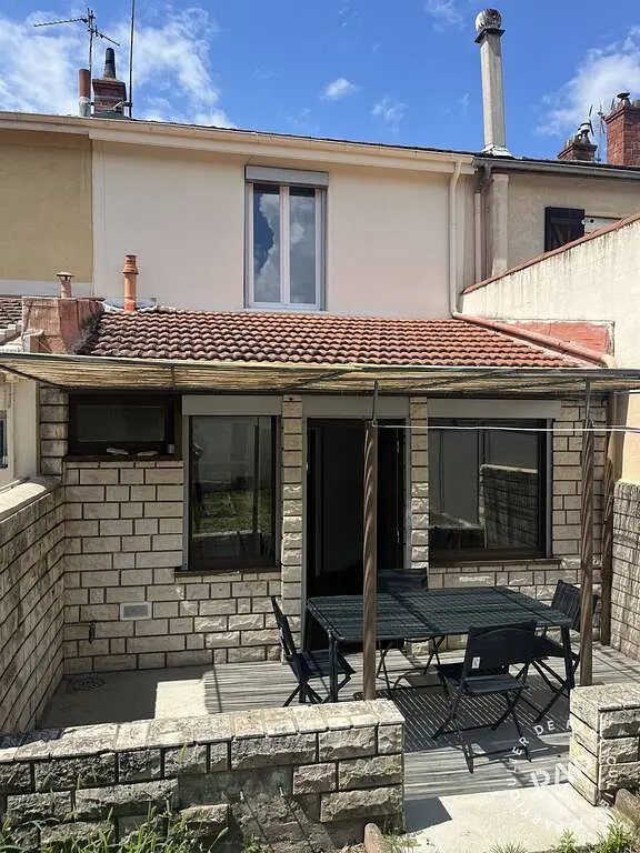 Une chambre à louer en colocation 3 personnes dans une maison