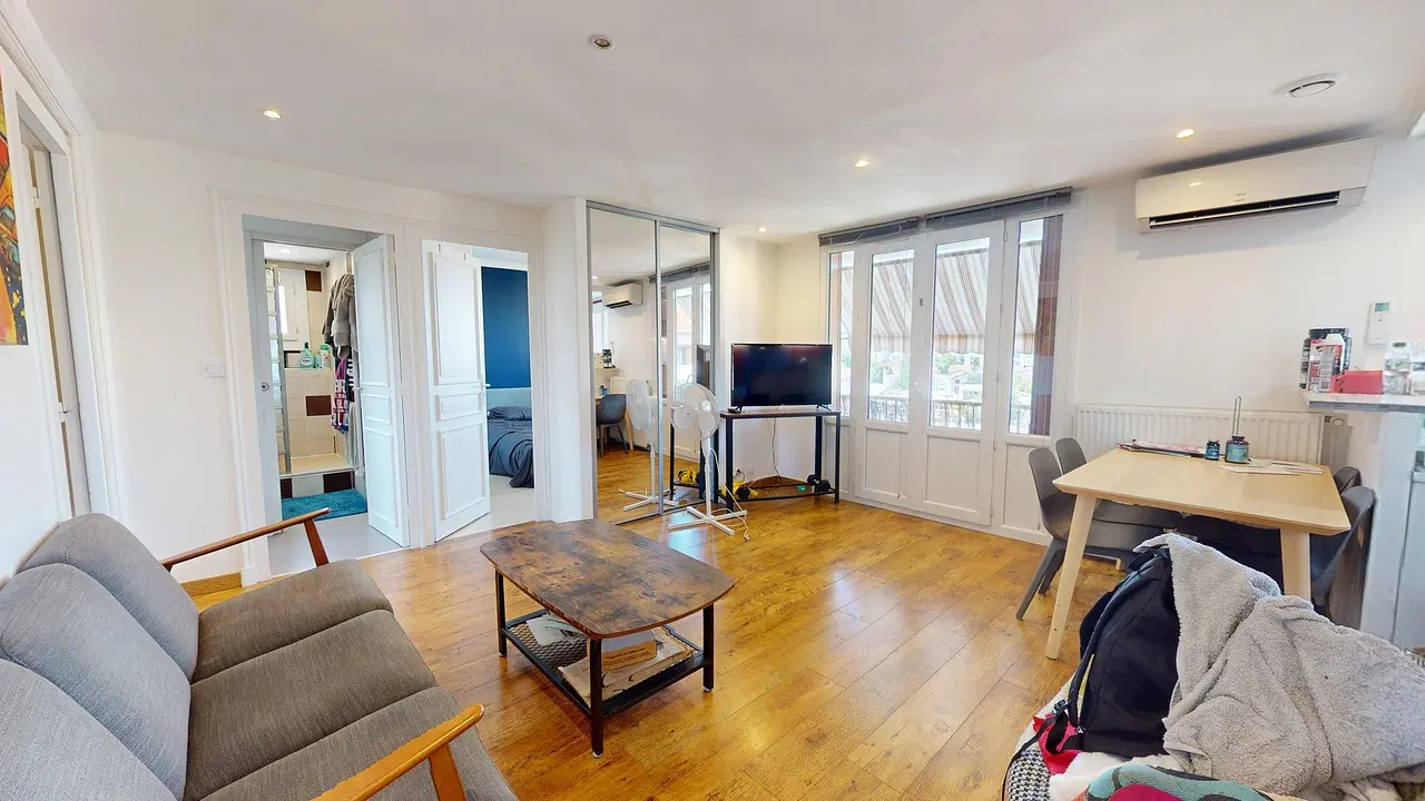 Colocation meublée de 75.0m2 - 520€ - Villeurbanne