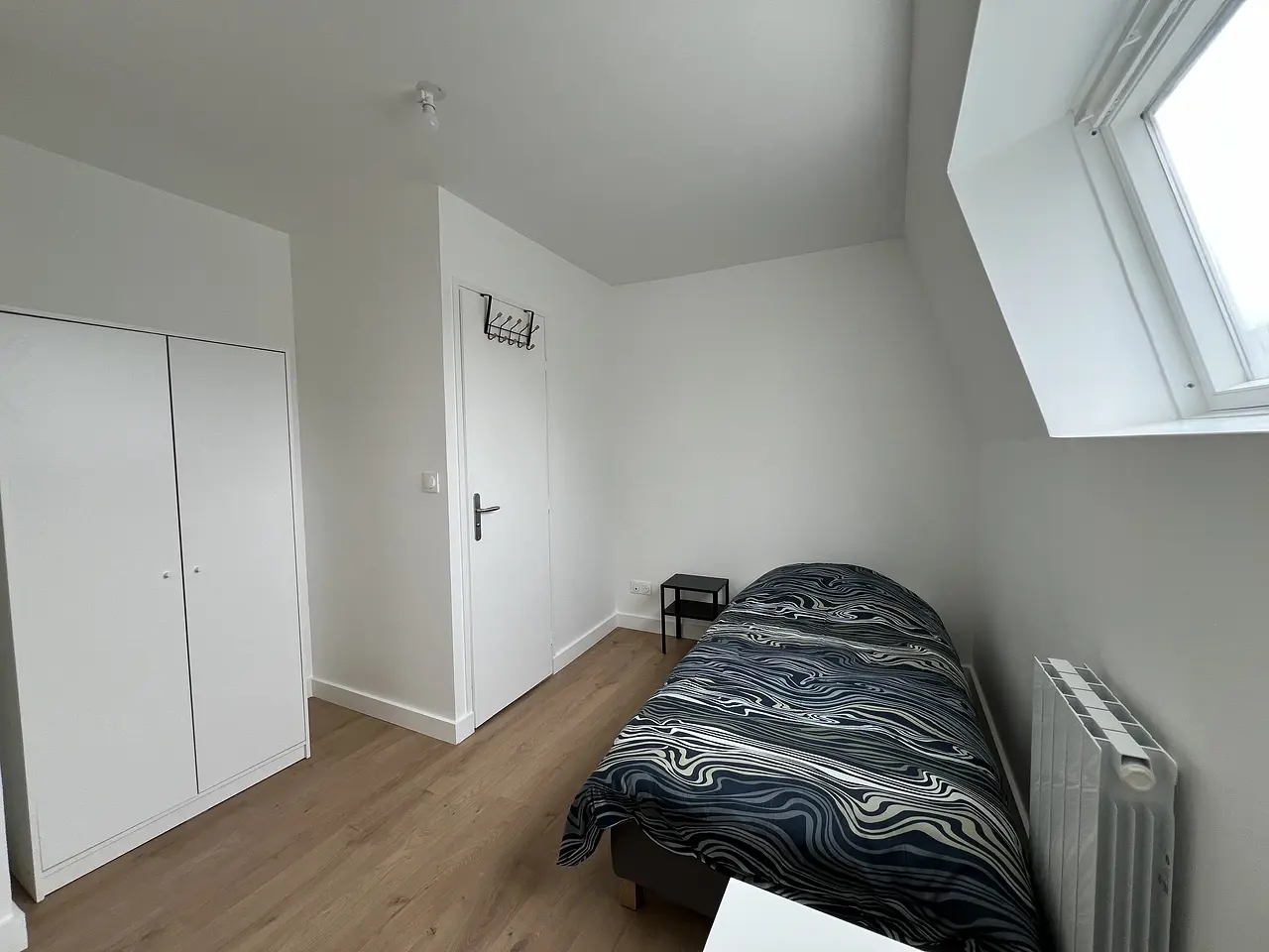 Chambre avec sa salle d’eau et WC privatifs