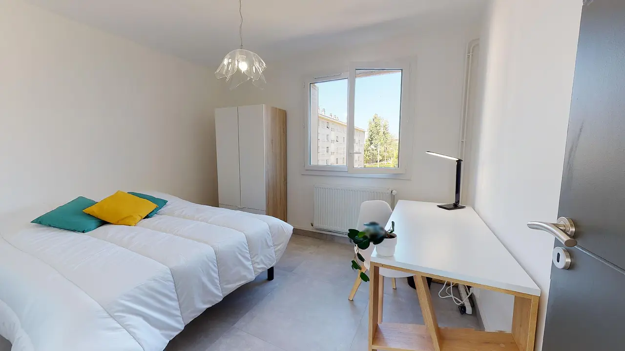 Colocation meublée de 75.0m2 - 496€ - Bron