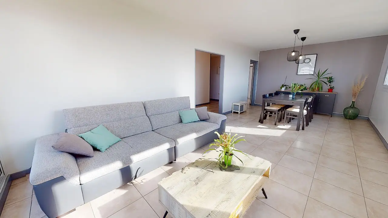 Appartement meublé de 90.0m2 - 1000€ - Rillieux-la-Pape
