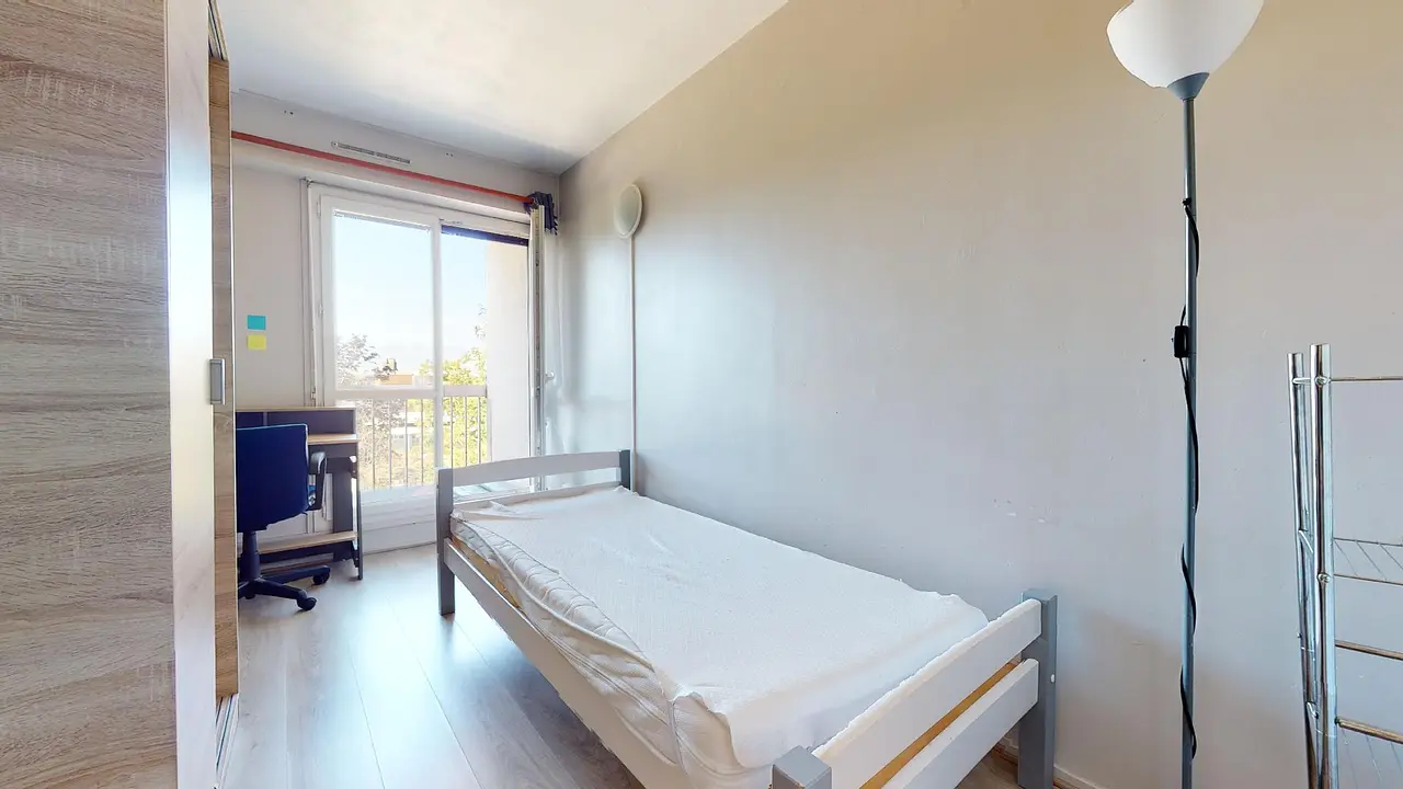 Colocation meublée de 95.0m2 - 500€ - Cergy