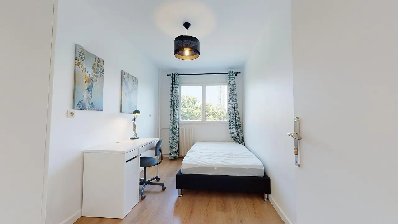 Colocation meublée de 85.0m2 - 608€ - Talence