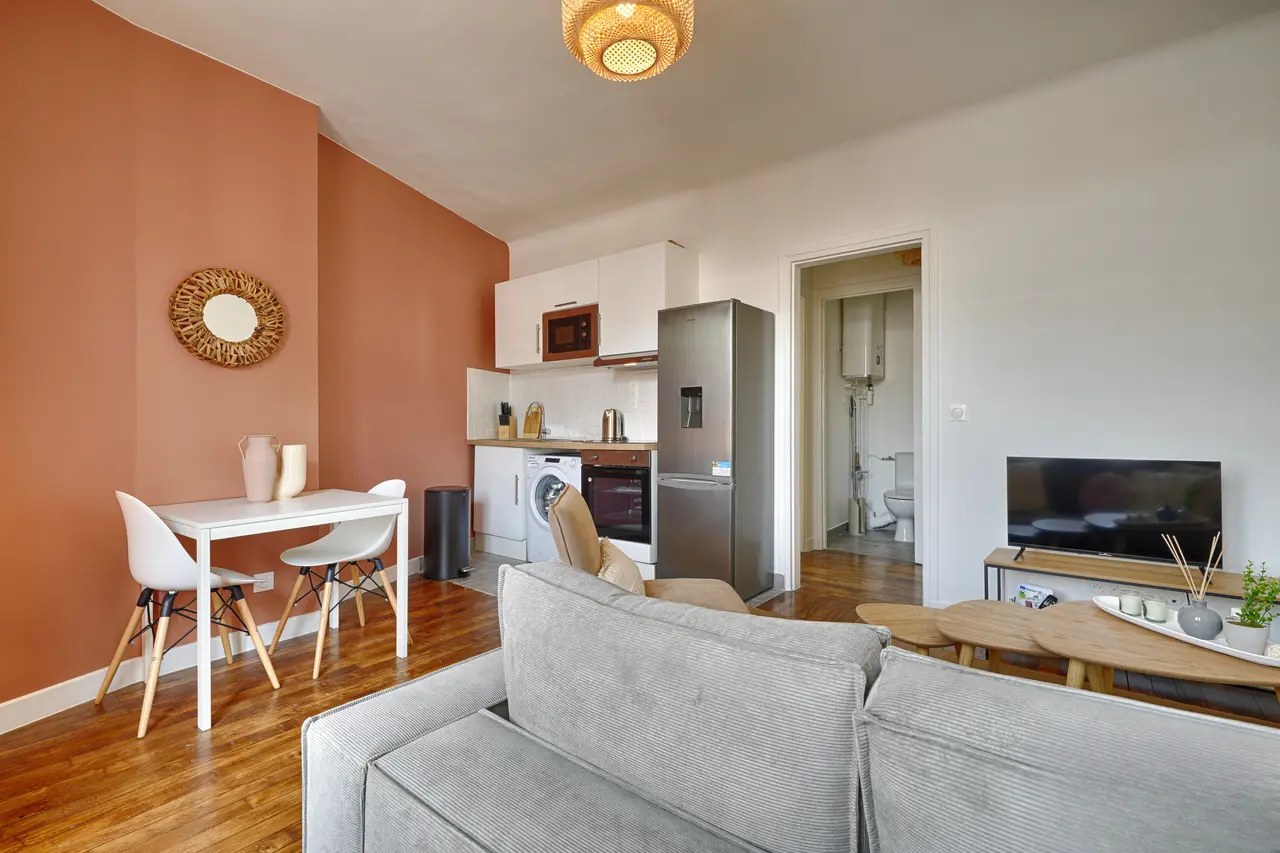 Appartement meublé de 31.78m2 - 1324€ - Issy-les-Moulineaux