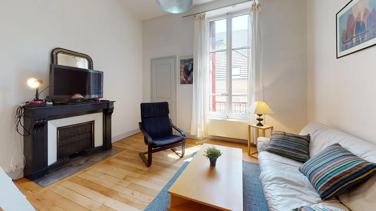 Appartement meublé de 65.0m2 - 865€ - Grenoble