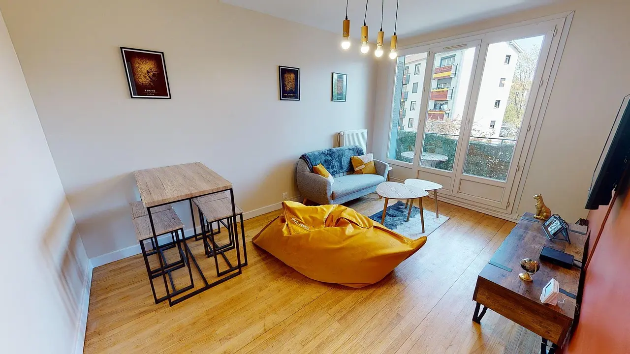 Colocation meublée de 68.12m2 - 413€ - Grenoble