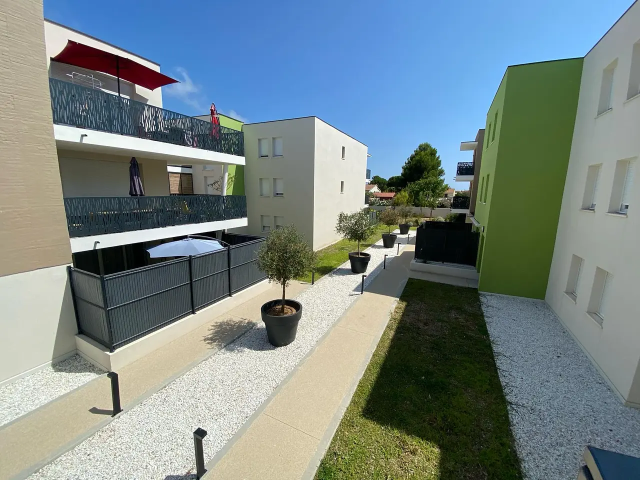 Studio meublé 25 m² + balcon + garage (box) – Résidence récente – Villeneuve-lès