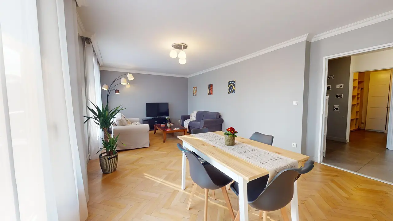 Colocation meublée de 120.0m2 - 583€ - Villeurbanne