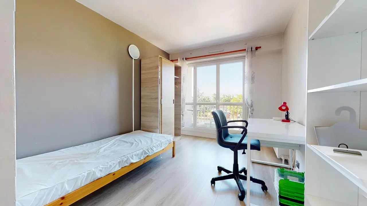 Colocation meublée de 95.0m2 - 500€ - Cergy