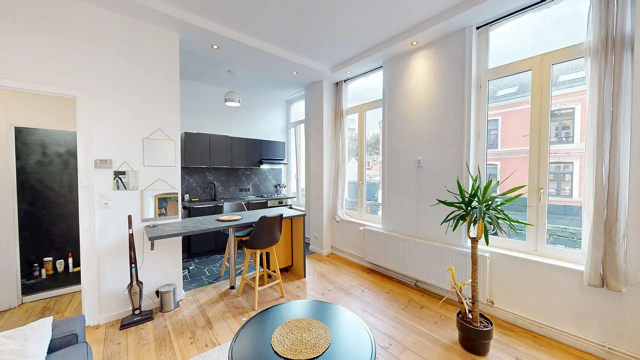 Appartement meublé de 42.0m2 - 850€ - Lille