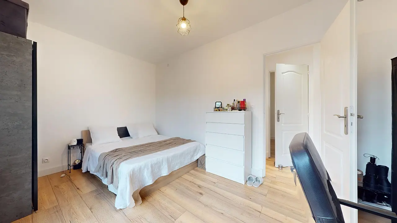 Colocation meublée de 79.0m2 - 465€ - Grenoble