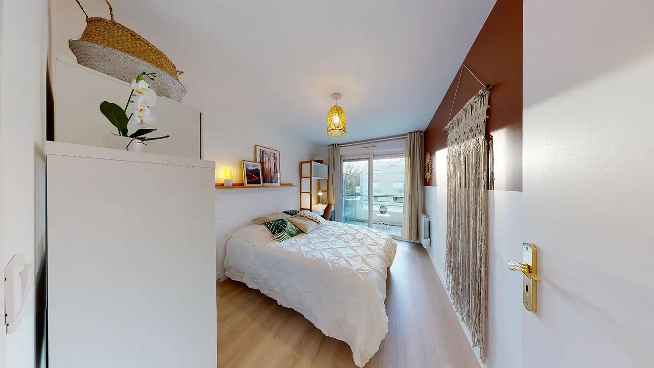 Colocation meublée de 80.0m2 - 559€ - Vénissieux