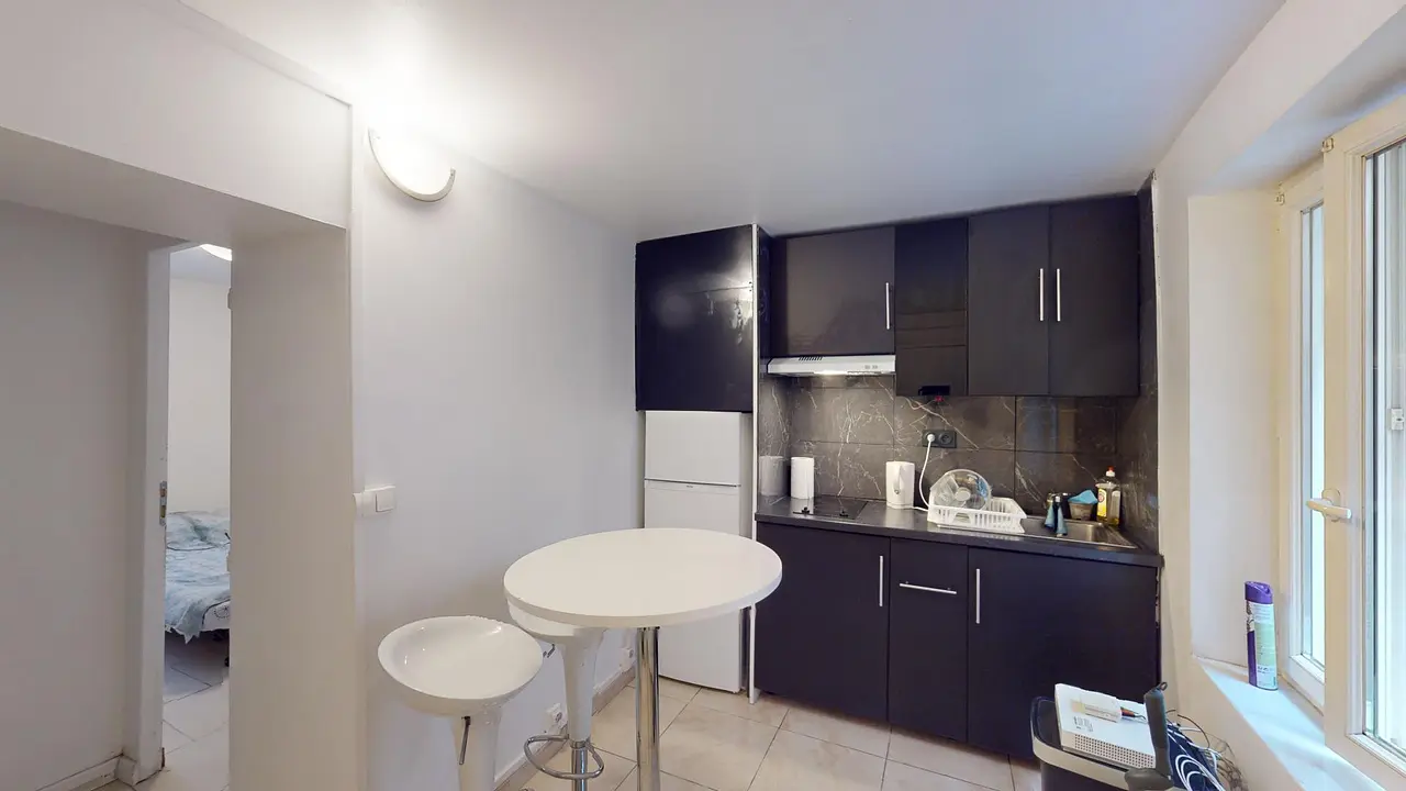 Appartement meublé de 27.0m2 - 738€ - Corbeil-Essonnes