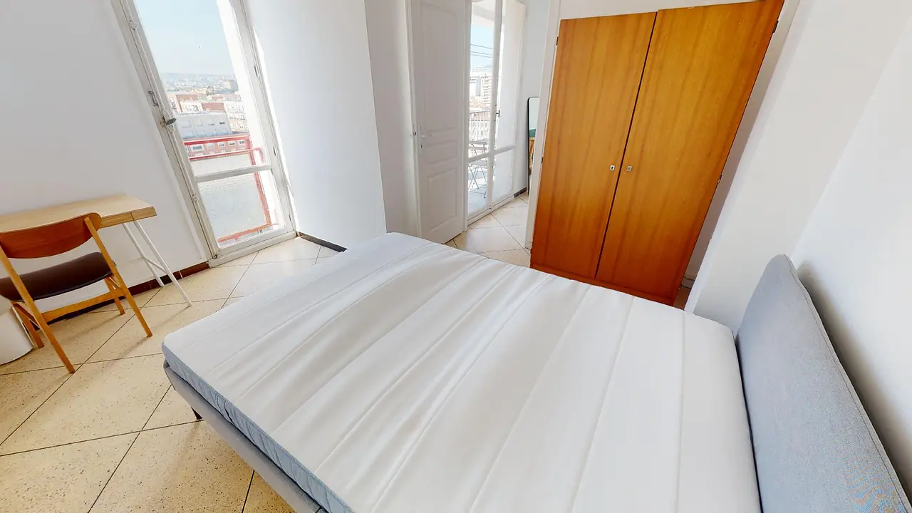Colocation meublée de 74.0m2 - 519€ - Marseille