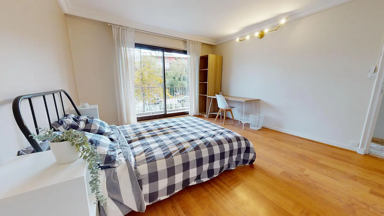 Colocation meublée de 139.5m2 - 499€ - Grenoble