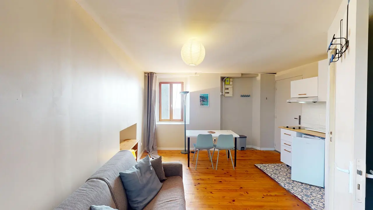Appartement meublé de 21.0m2 - 392€ - Brest
