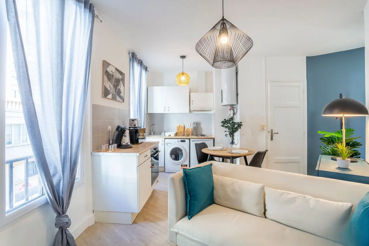 Appartement meublé de 31.85m2 - 815€ - Marseille