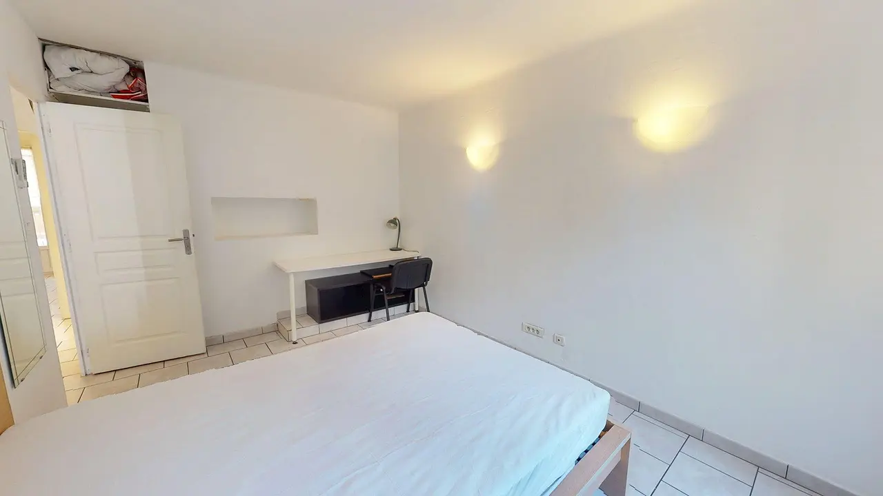 Colocation meublée de 72.46m2 - 494€ - Marseille