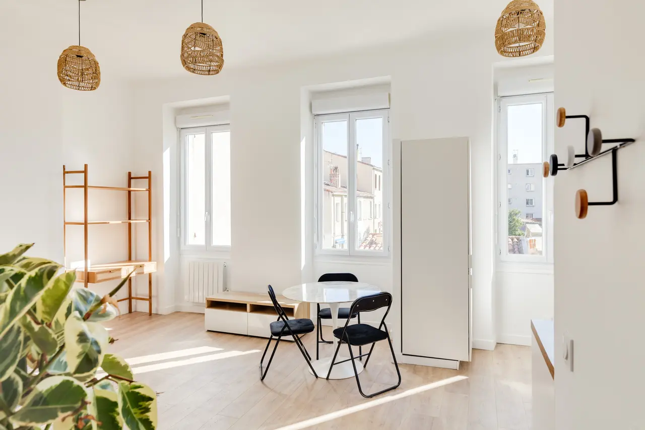 Appartement meublé de 40.0m2 - 916€ - Marseille
