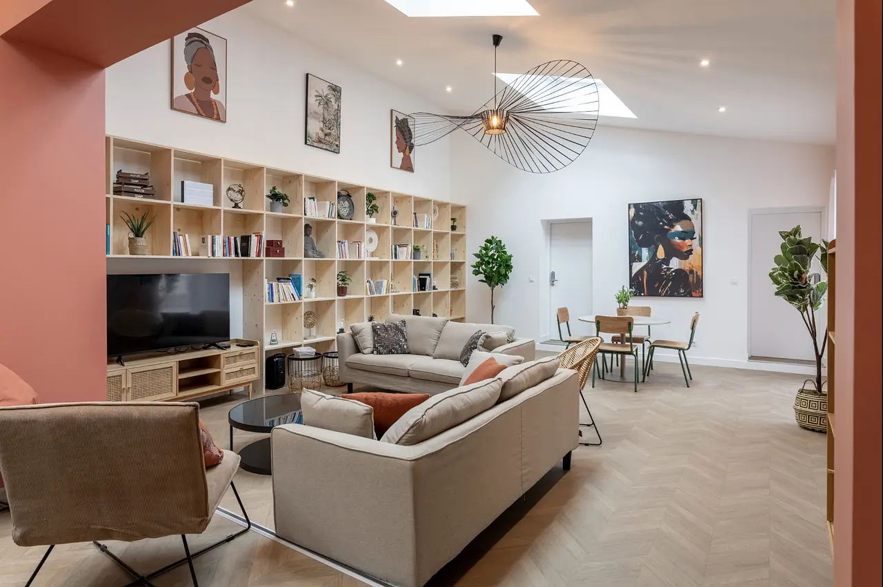 Colocation meublée de 356.84m2 - 649€ - Bron