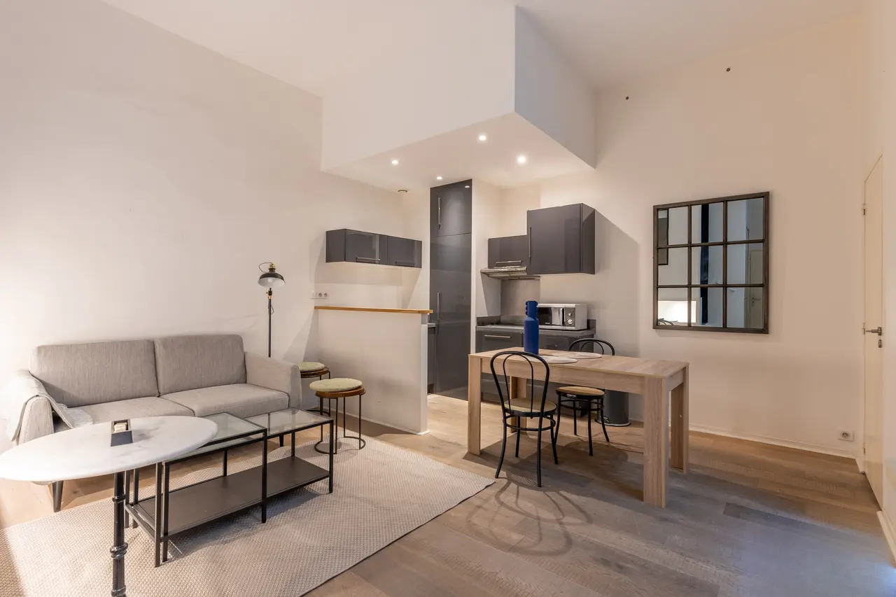 Appartement meublé de 34.0m2 - 900€ - Bordeaux