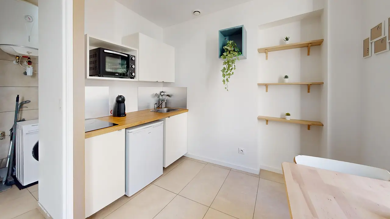 Appartement meublé de 14.3m2 - 321€ - Saint-Étienne
