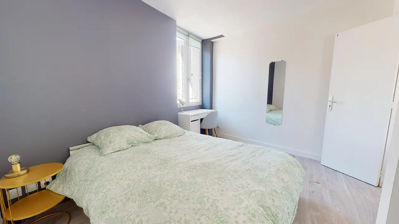 Colocation meublée de 95.0m2 - 469€ - Nîmes