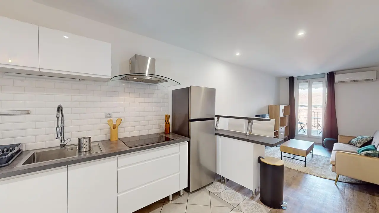 Appartement meublé de 41.0m2 - 813€ - Marseille